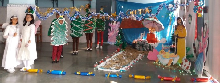 Christams crib...jpg