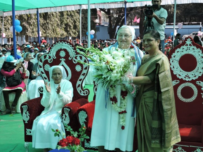 11.Member of Parliament Dr. Mrs. Kakoli Dastidhar - Past Pupil greets mother.JPG