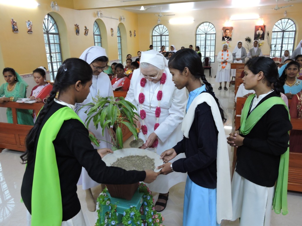 27. Moment of Prayer  Aspirantate.JPG