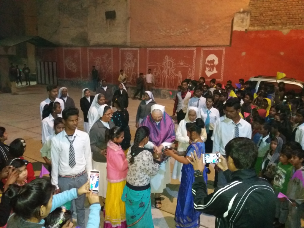 Delhi - Palm Gaon and Ashalaya SDB welcomes Mother.jpg